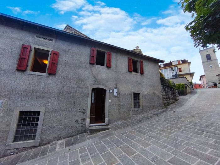 Casa quadrilocale in vendita in Via Cavalcabò, Centro, Sestola