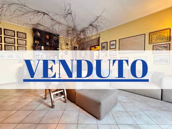 Appartamento trilocale in vendita in Via Cesana e Villa, Centro, Biassono