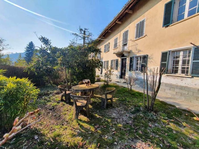 Casa con 6 locali in vendita in Canelli