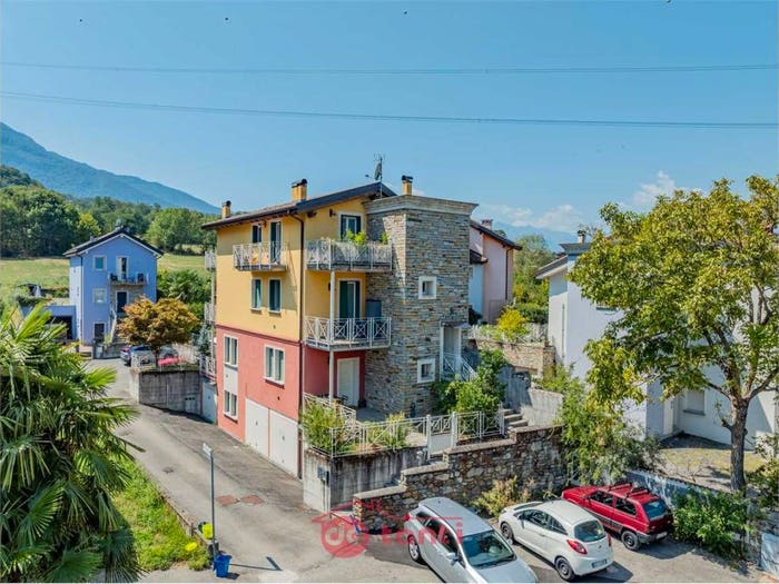 Appartamento trilocale in vendita in Via Alla Fontana Vecchia, Colico Piano, Colico