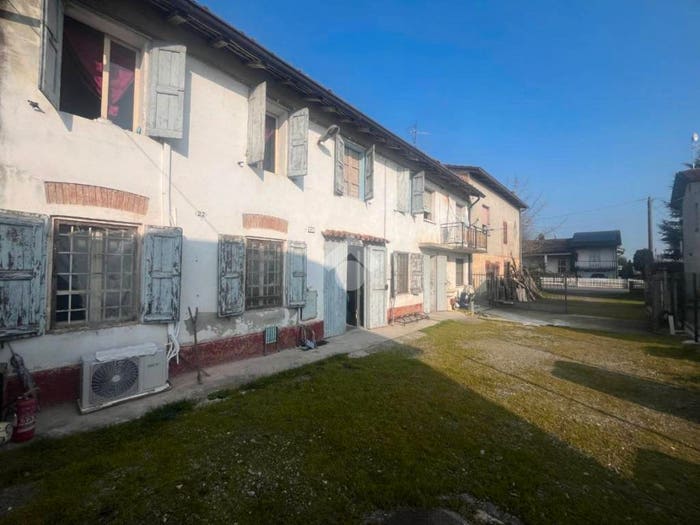 Casa con 6 locali in vendita in Via Canalino, Centro, Castelnovo di Sotto