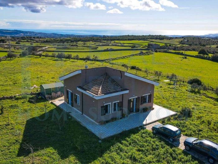 Casa trilocale in vendita in Via Tommaso Fazello, Centro, Noto