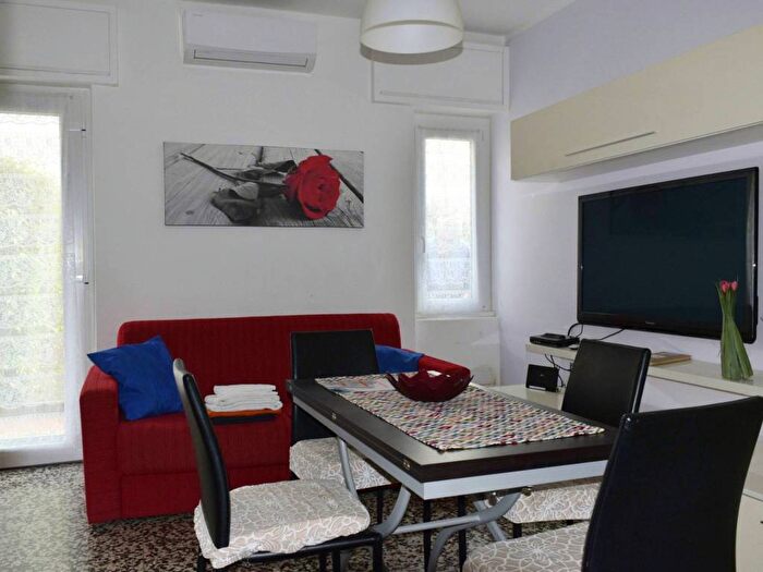Appartamento bilocale in vendita in Via Leonardo da Vinci, Centro, Dervio