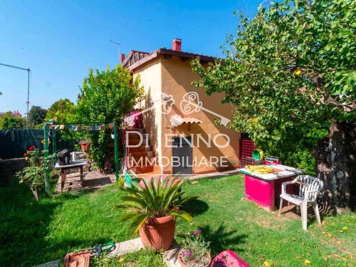 Appartamento trilocale in vendita in Via Siziano, Valle Muricana, Roma