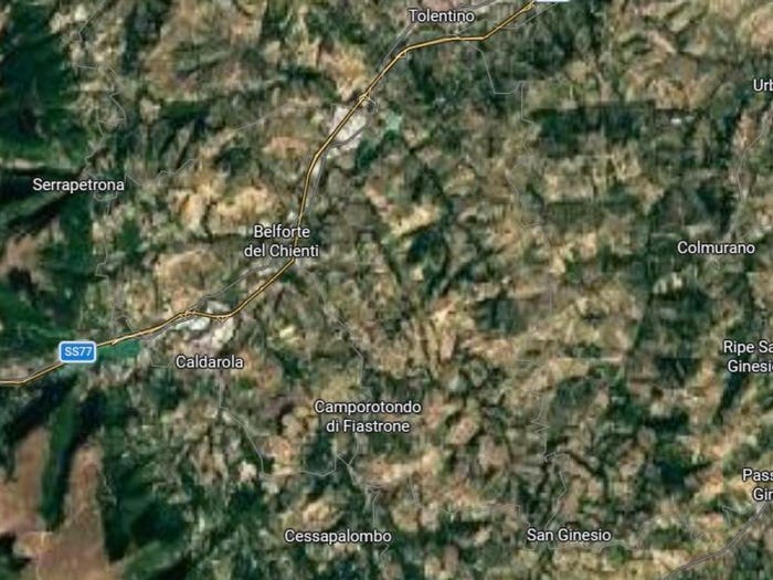 Appartamento con 6 locali in vendita in Via San Salvatore, Belforte del Chienti