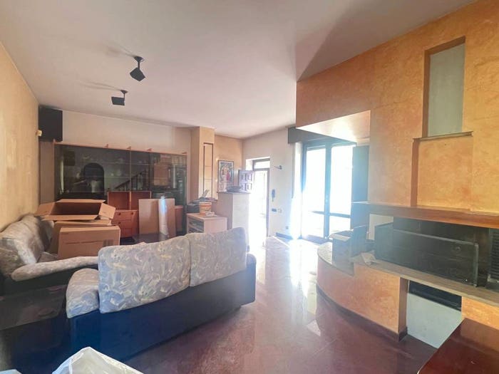 Casa con 6 locali in vendita in Via Don C Gianola, Centro, Garbagnate Milanese