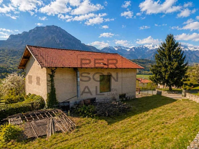 Casa con 6 locali in vendita in Lasino, Madruzzo