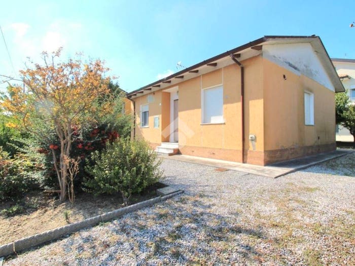 Casa quadrilocale in vendita in Via Pietro Pironi, Gattolino Capannaguzzo, Cesena