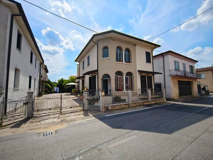 Casa con 6 locali in vendita in Via Capo di Sotto, Centro, Casaleone