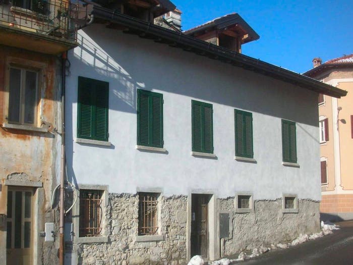 Casa trilocale in vendita in Piazza Aprile, San Fedele Intelvi, Centro Valle Intelvi