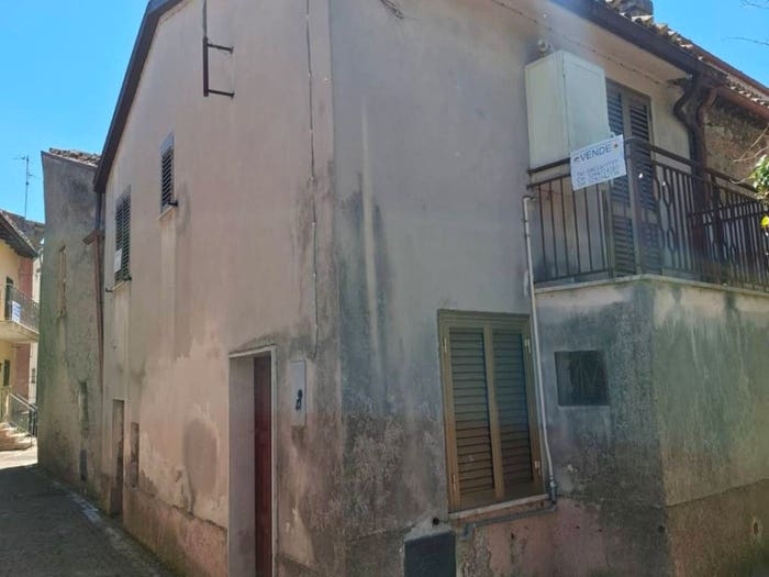 Appartamento trilocale in vendita in Via Porta Schiavese, Centro, Civitella Roveto