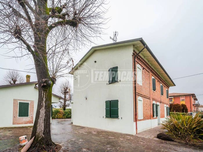 Casa con 6 locali in vendita in Via Ronchi Inferiore, Centro, Minerbio