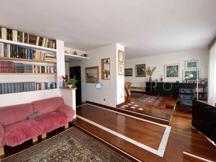 Appartamento con 6 locali in vendita in Viale Rosa del Tirreno, Goito Montebello, Livorno