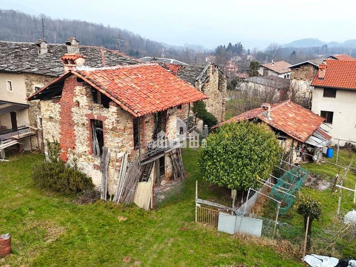 Casa con 6 locali in vendita in Frazione Braida, Canischio