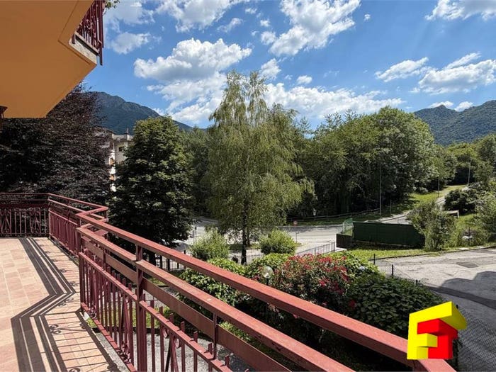 Appartamento trilocale in vendita in VIA PER CASSINA, Moggio
