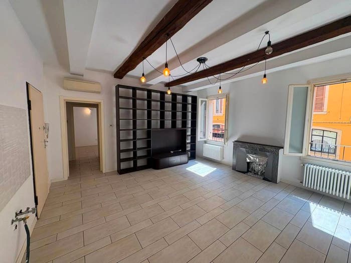Appartamento trilocale in vendita in Via Cardinale Giovanni Morone, Centro Storico, Modena