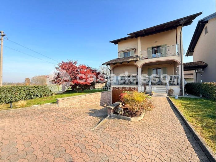 Casa con 6 locali in vendita in Via delle Scuole, Centro, Brusasco