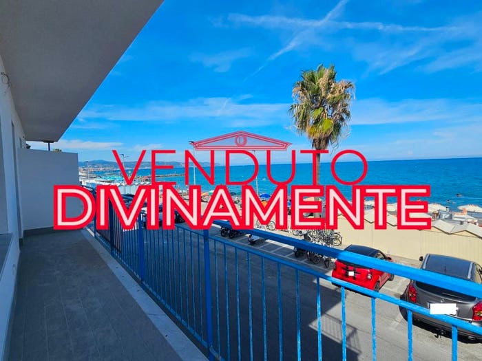 Appartamento trilocale in vendita in Via Lungomare diaz, Centro, Ceriale