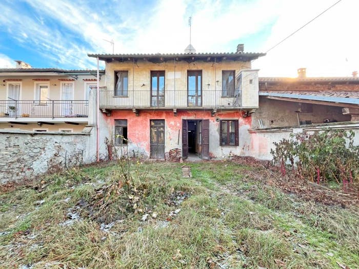Casa con 6 locali in vendita in VIA PINEROLO, Centro, Macello