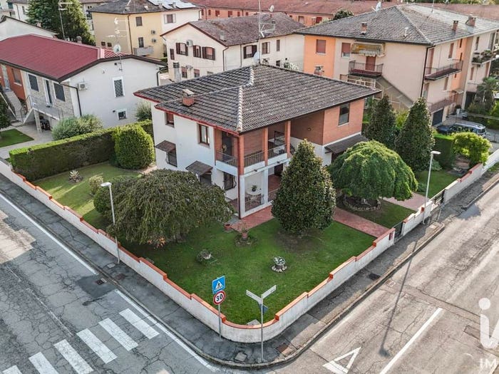 Casa con 6 locali in vendita in Via GHANA, Centro, Portomaggiore