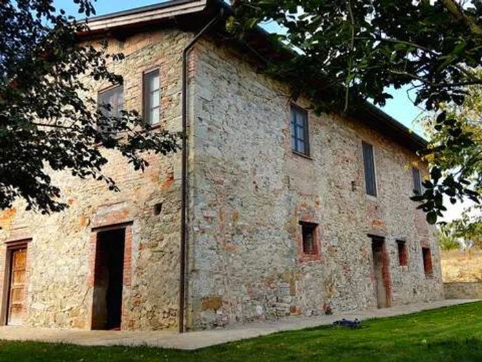 Casa con 6 locali in vendita in Laterina Pergine Valdarno