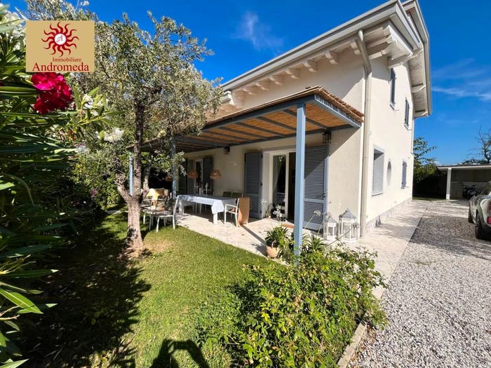 Casa con 6 locali in vendita in Via Francesco Carrara, Centro, Forte dei Marmi