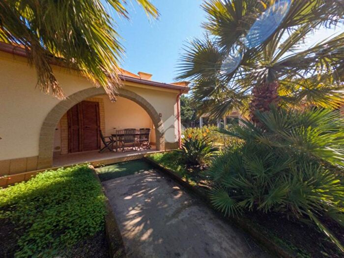 Casa quadrilocale in vendita in LOC PALUDE MEZZANE, Palude Mezzane, Vieste