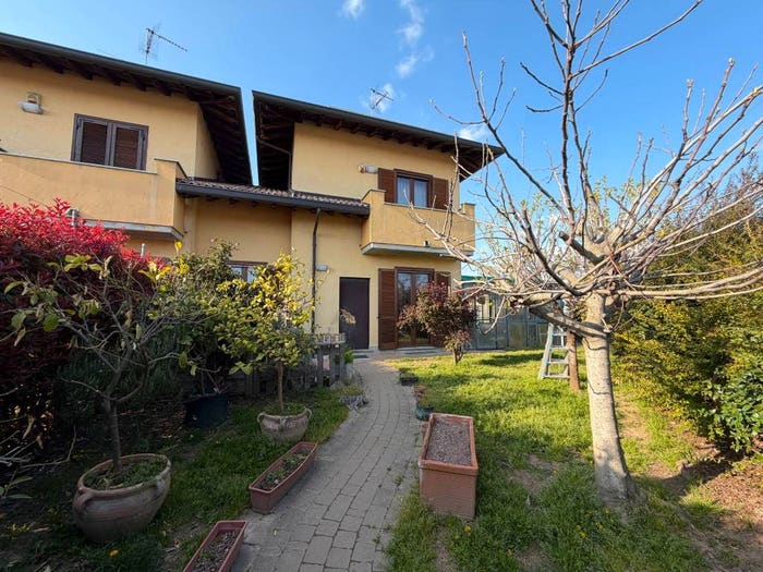 Casa trilocale in vendita in Via Carlo Alberto, Centro, Cassolnovo