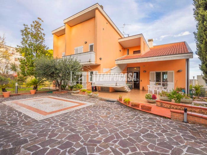 Casa con 6 locali in vendita in Via della Tartana, Acquaviva Picena