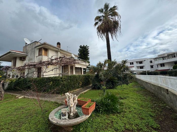 Casa con 6 locali in vendita in Residence Marinella, Marinella, Lamezia Terme