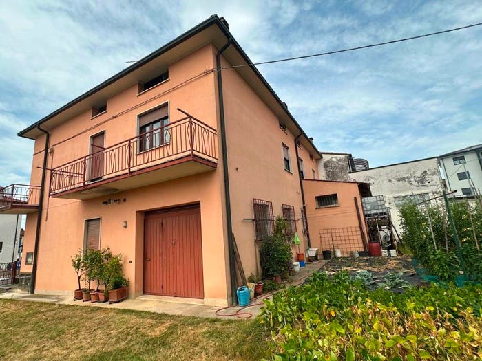 Appartamento quadrilocale in vendita in Via Giuseppe Garibaldi, Centro, Dueville