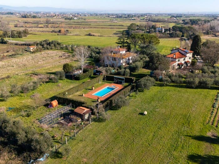 Casa con 6 locali in vendita in Via Poggio alla Farnia, Fauglia