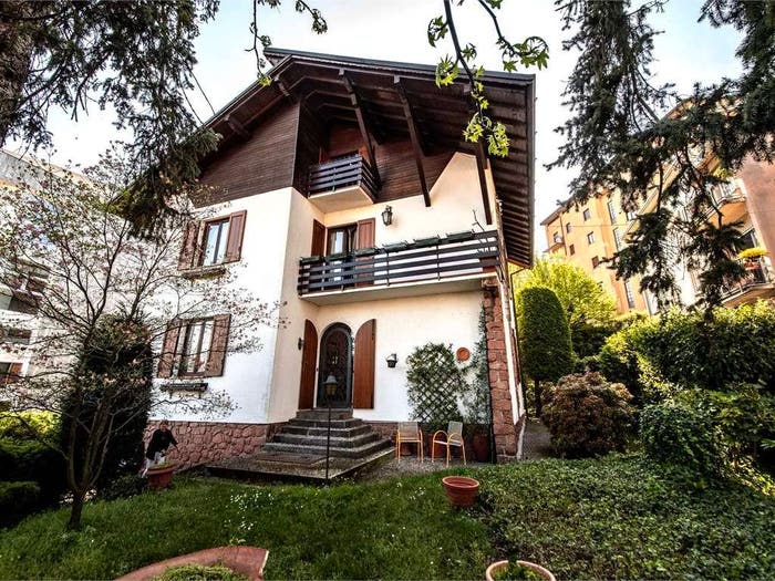 Casa con 5 locali in vendita in Via Asiago, Semicentro, Cantù