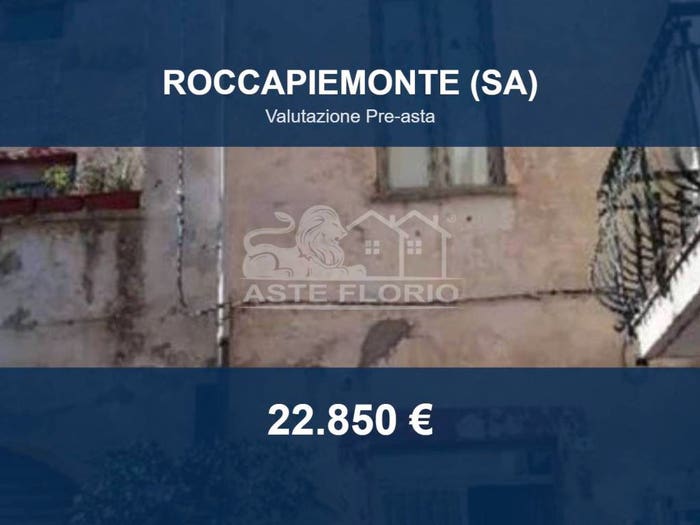Appartamento trilocale in vendita in via Vico Ianniciello, Centro, Roccapiemonte