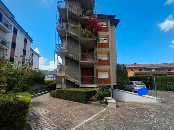 Appartamento con 5 locali in vendita in Piazza Torlonia, Centro, Avezzano