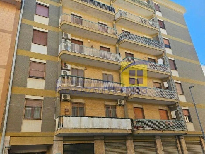 Appartamento trilocale in vendita in Via Imperatore Costantino, Commenda, Brindisi