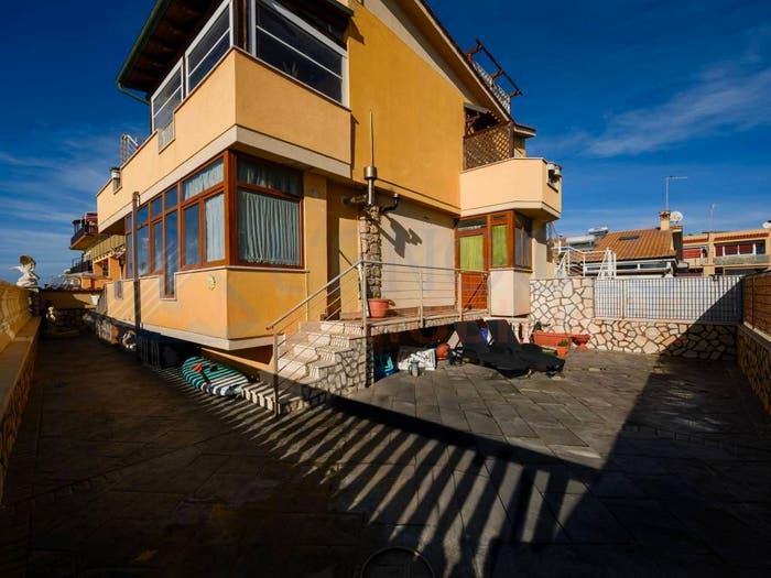 Appartamento trilocale in vendita in Via Arenile di Torre Flavia, Zona Domitilla, Ladispoli