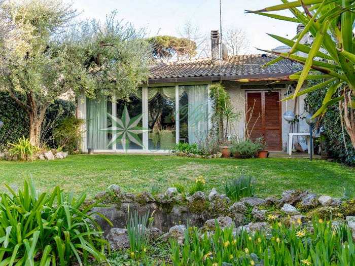 Casa con 6 locali in vendita in Strada H, Olgiata, Roma