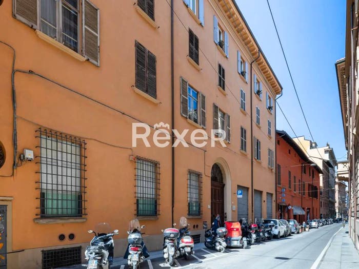 Appartamento con 6 locali in vendita in Via Cesare Battisti, Centro Storico, Bologna