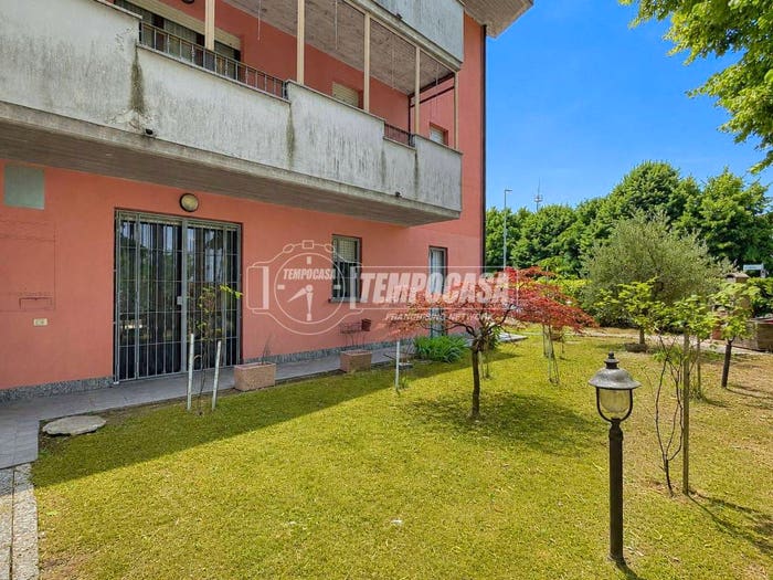 Appartamento trilocale in vendita in Via Alcide de Gasperi, Centro, Paullo