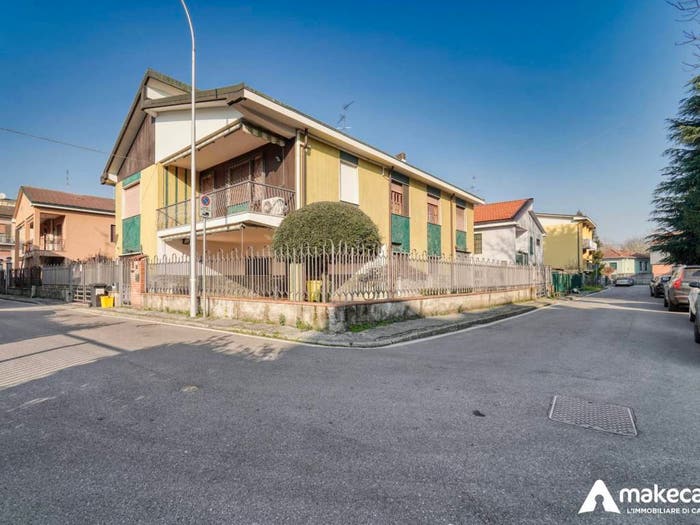 Casa con 5 locali in vendita in Via Achille Grandi, Melegnano