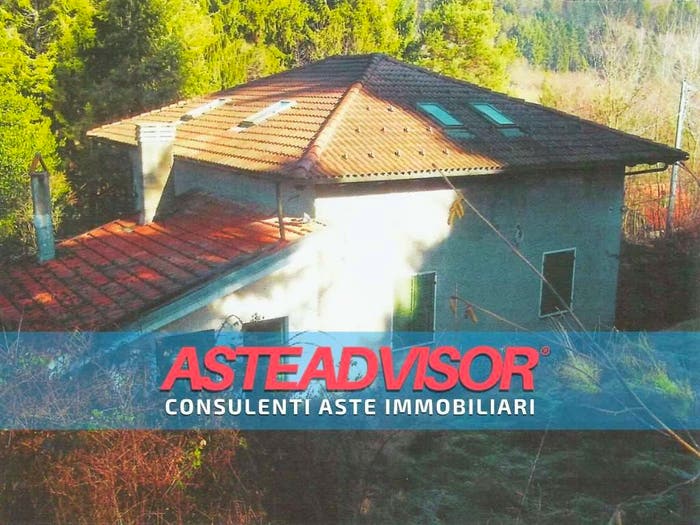 Casa quadrilocale in vendita in Regione Camporosso, Centro, Calizzano