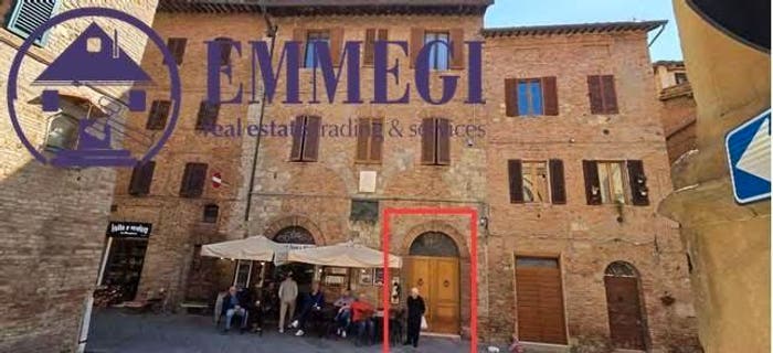 Appartamento con 5 locali in vendita in VIA DI CAMOLLIA, Lizza Camollia, Siena