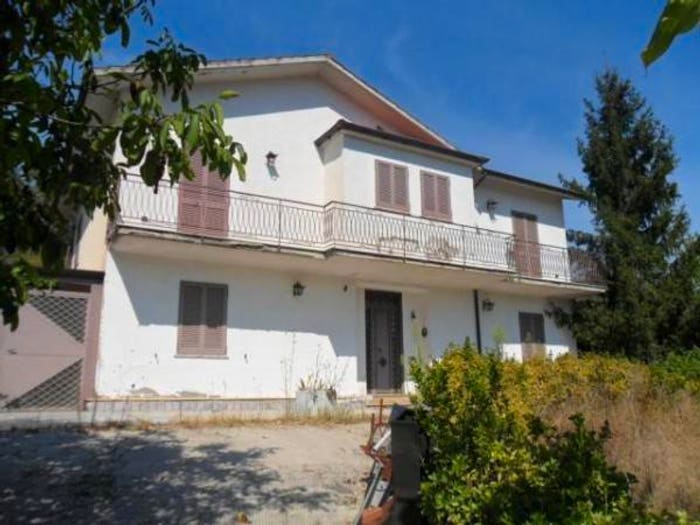 Casa quadrilocale in vendita in Castelvetere sul Calore