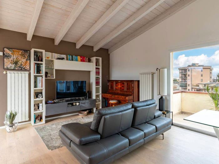 Appartamento con 5 locali in vendita in Via Luigi Galvani, Genneruxi, Cagliari