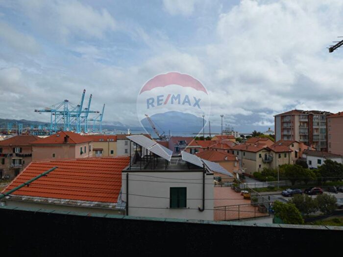 Appartamento quadrilocale in vendita in De Litta, Vado Centro, Vado Ligure