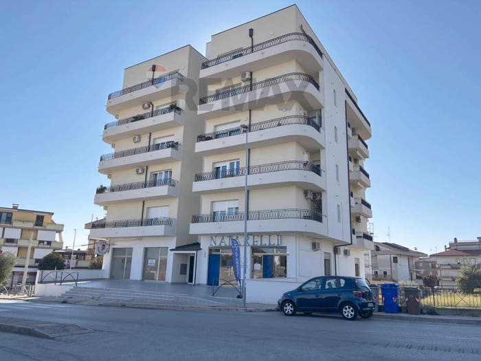 Appartamento quadrilocale in vendita in Via dello Stadio, Centro, San Salvo