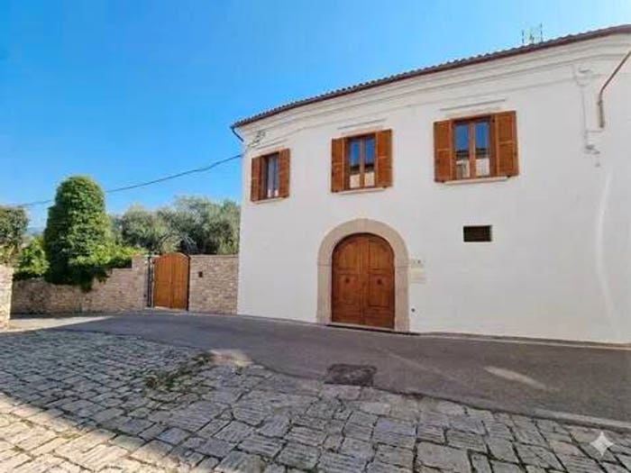 Casa con 6 locali in vendita in Via Trieste, Alvignano