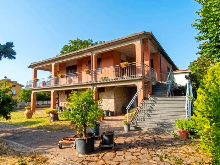 Casa con 6 locali in vendita in Via Giosuè Carducci, Centro, Guardea