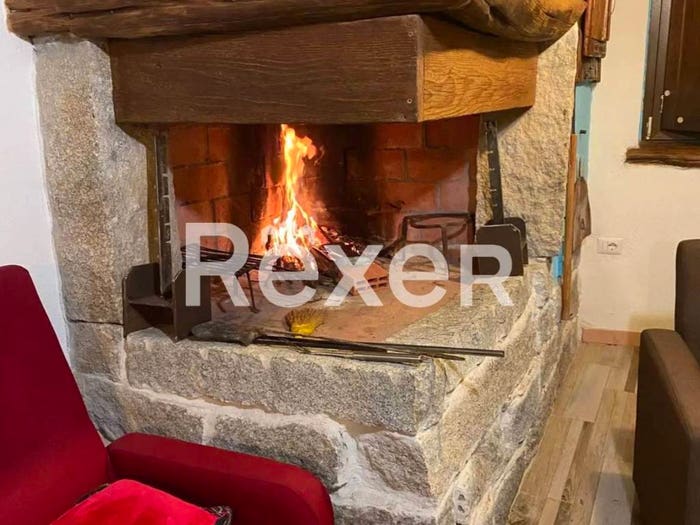 Casa con 6 locali in vendita in Via Nazario Sauro, Centro, Bitti